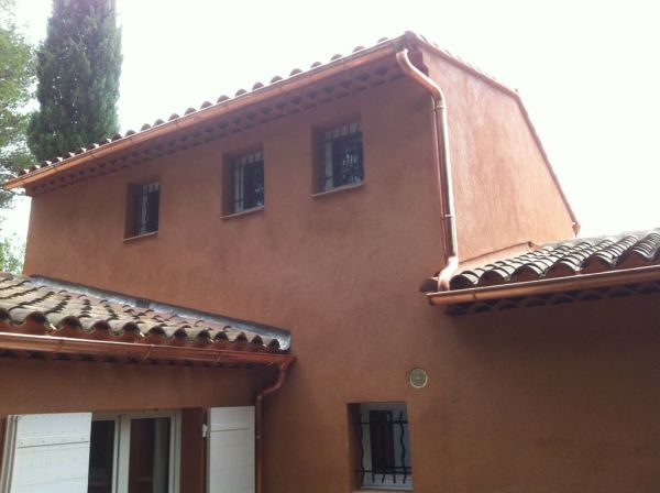 Réfection de toiture et pose de gouttières Aix en provence